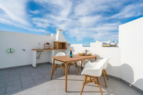 T2 in Alvor with Rooftop Terrace & Pool